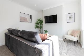 Spacious 3-Bedroom House near Elland Rd Stadium & Leeds City, Ideal for Contractors & Long Stays - NordStay - Beeston Hill - 2