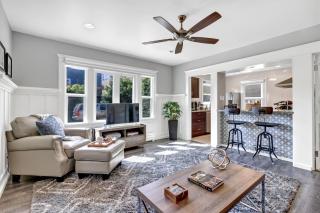 East Village Apartments - Long Beach - 8