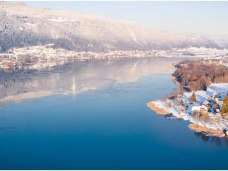 Bungalow by Lake Ossiach with Mountain Views - 9