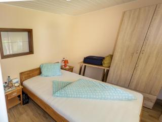 Bungalow by Lake Ossiach with Mountain Views - 2