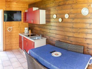 Bungalow by Lake Ossiach with Mountain Views - 8