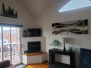 Odysea Ocean Cabin 26 w Jacuzzi & Modern Decor - 4