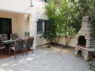 Apartments with a parking space Srima - Vodice, Vodice - 22383 - Srima - 2