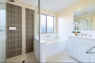 4 bedroom Entire house in Drewvale. - 4