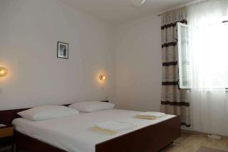 Apartments with parking spaces Barbat, Rab - 22660 - Rab (Arbe) - 3