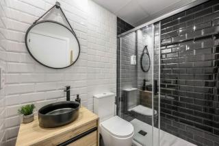 Luxe apartments Madrid Rio by RentitUP - Madrid - 5