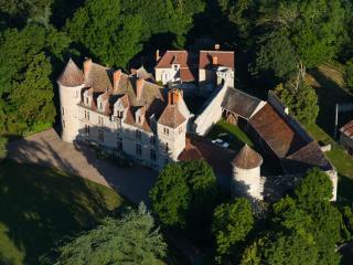 Maison indépendante avec terrasse, WIFI, jardin, proche château - FR-1-489-70 - Ébreuil - 6