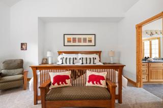 The Lodge, 'North Woods' style, boutique Galena Getaway! - Galena - 4