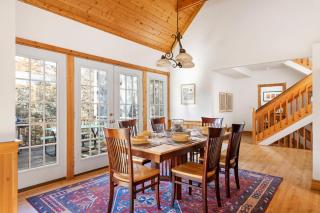 The Lodge, 'North Woods' style, boutique Galena Getaway! - 1