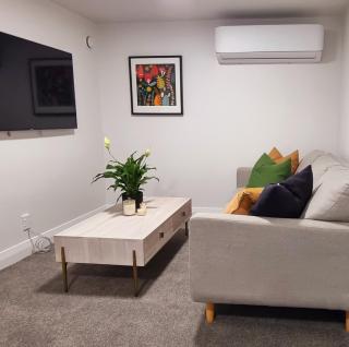 City Fringe Apartment with garage - Wellington - 2