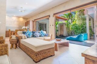 Private Oasis Tucked Away in Beachside Sanur - 5