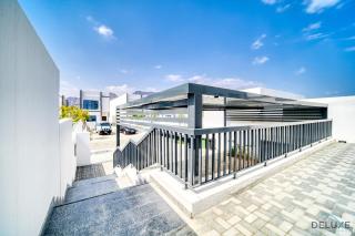 Unbeatable Price, Perfect for Groups with Sea Views by Deluxe Holiday Homes - 6