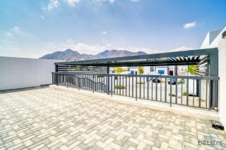 Unbeatable Price, Perfect for Groups with Sea Views by Deluxe Holiday Homes - Fujaira - 4