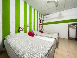 Joyfarm Hostel - - 1