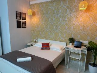 Oxford: Private Studio in Koregaon Park. Lakeview - Pune - 7