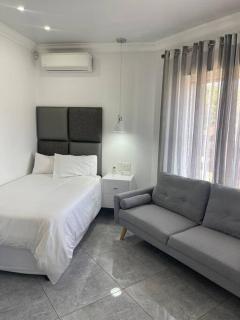 Gifty Surprize Airbnb - 8