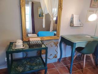 Une chambre en Provence - Correns - 1