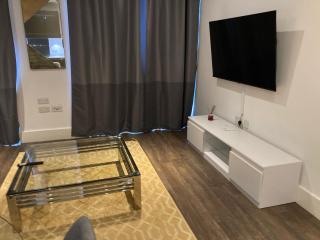 Phoenix 2 Bedroom Apartment in london - Woolwich - 6