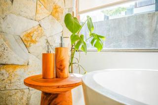 Villa Nyanyi Satu - Serene 2BR Villa with Lush View 5 mins to Beach - 2