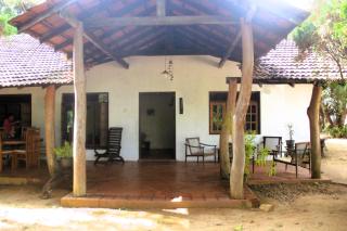 Eagles Wing's GuestHouse - Habarana - 6