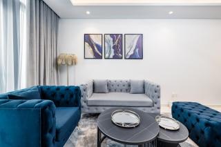 ALiving Luxe 2BR with Burj Khalifa view Infinity Pool Midtown-4704 - Dubai - 3