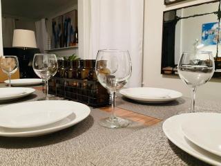 Large Renovated Cottage on East Lake Park - 2