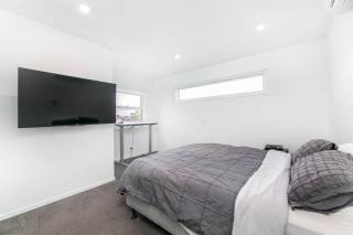 Perfect for Families and Groups - Large 5 Bedroom - 8