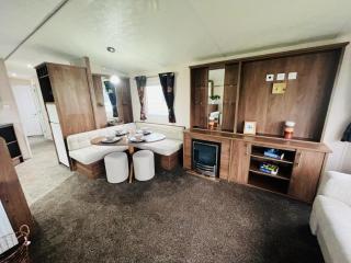 Lovely 8 Berth Caravan At California Cliffs Nearby Scratby Beach Ref 50060E - 9
