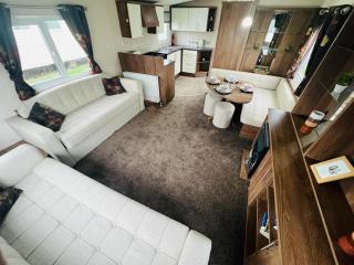 Lovely 8 Berth Caravan At California Cliffs Nearby Scratby Beach Ref 50060E - 8