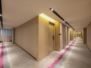 Lavande Hotel Wuhan Jianghan Road Dunli Gate Metro Station - 1