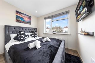 Charming Serviced Ensuite Modern Studio - Sleeps 2 - Near Wembley Stadium - Good Transport Link to Central London - Harrow HA3 - 4