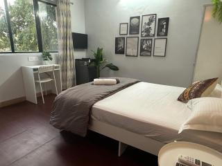 Flow: Private Studio in Koregaon Park. WiFi AC SmartTv - Pune - 5