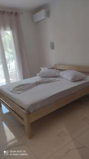 Leo's House - Artemida - 9