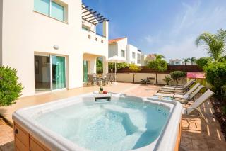 Kiki Villa-3 bedroom villa with Jacuzzi - 2