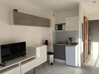 Très joli studio climatisé pour 1 couple - La Londe-les-Maures - 7