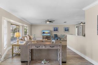 Gulf Access, Kayak, Paddle Board, Heated Saltwater Pool and Dolphins! - Villa Delfin- Roelens - Cape Coral - 2