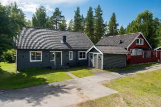 Guestly Homes - 4BR Cozy House near windfarm - Piteå - 0