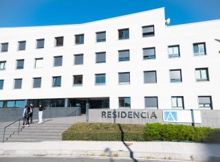 Apartamentos Turísticos UNEATLANTICO - Santander - 9