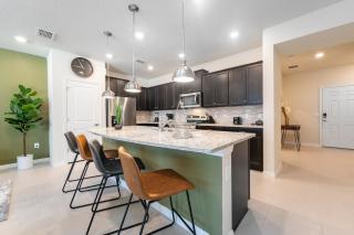 Modern Townhome with Resort Amenities - Davenport - 8