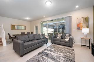 Modern Townhome with Resort Amenities - Davenport - 6