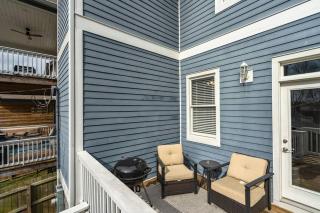 NEW 7 mins to Broadway Sleeps 8 - 5