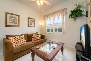 Budget Friendly Pool Home in Quiet Gated Community - Davenport - 5