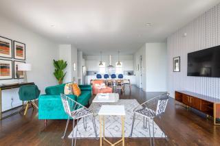 2 Lux Homes 2mi to Broadway Huge Rooftop Sleeps 24 - Nashville - 0