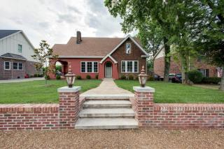 Lux West Nash Tudor 4mi to DT Sleeps 9 - Nashville - 0