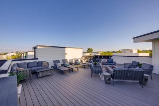 Rooftop Skyline Views DT Nash Sleeps 12 - Nashville - 9