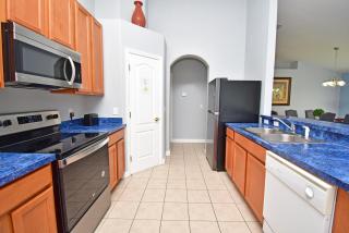 Comfortable Pool Home with Spa & Games Room Close to Disney - 4