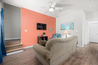 Coastal Paradise -community Pool - 9