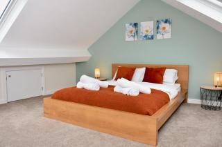 Cosy yet spacious, 3BR, Parking, Village Location - 6