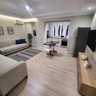 Whispering Dawn Apartment, accommodates 4, Next to City Center, with AC and WiFi - 6