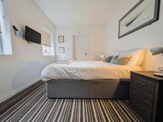 Bay & Harbour Holiday Apartments & rooms only - Weston-super-Mare - 7